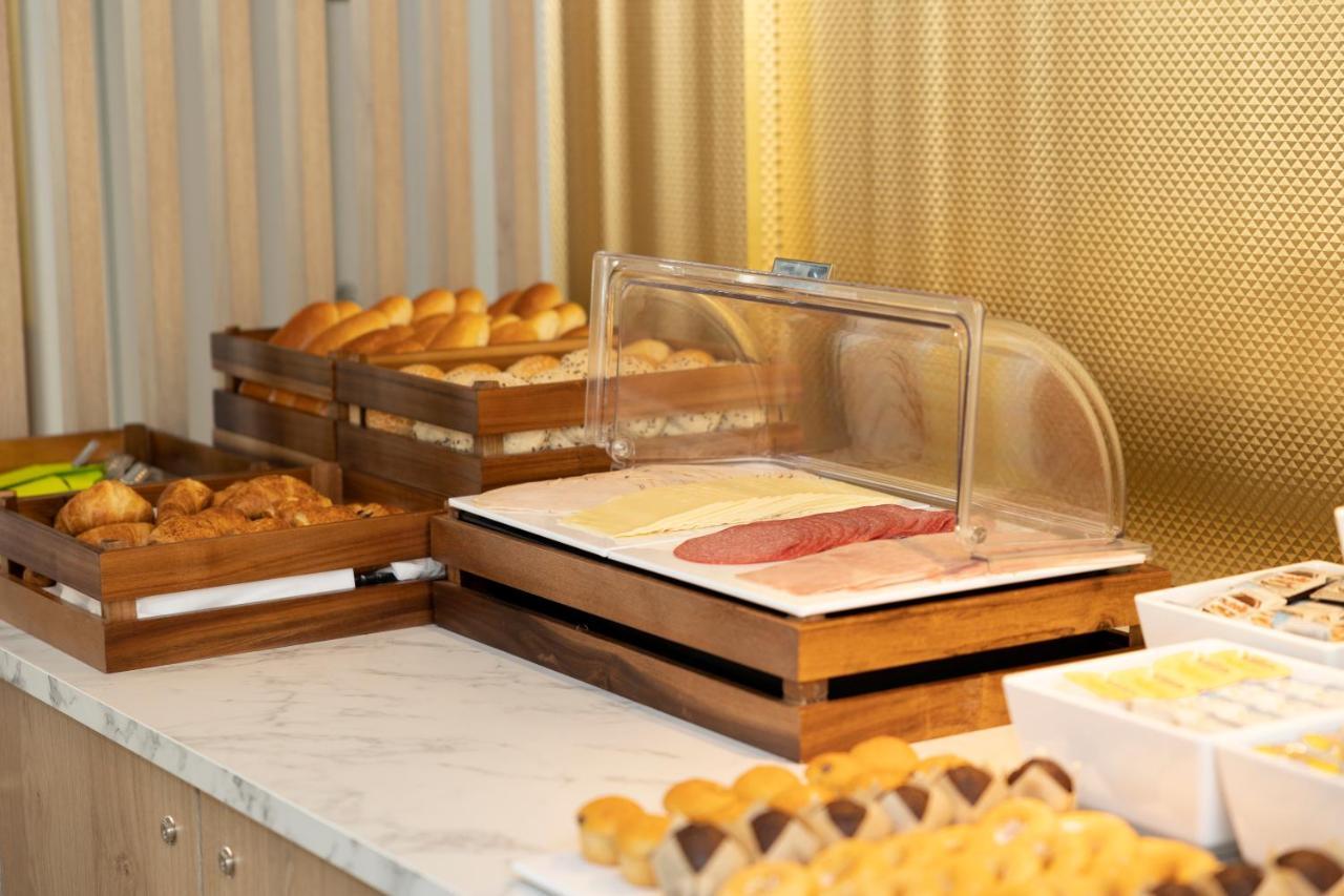 B&B Hotel Hasselt Ngoại thất bức ảnh
